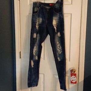 Ripped skinny jeans.